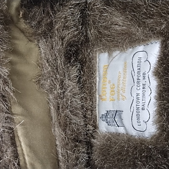 London Fog women's trench coat with fur trimming and lining tan Size: Pe… - Picture 3 of 9